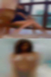 And i loove to fuck to girls it like eat lol.